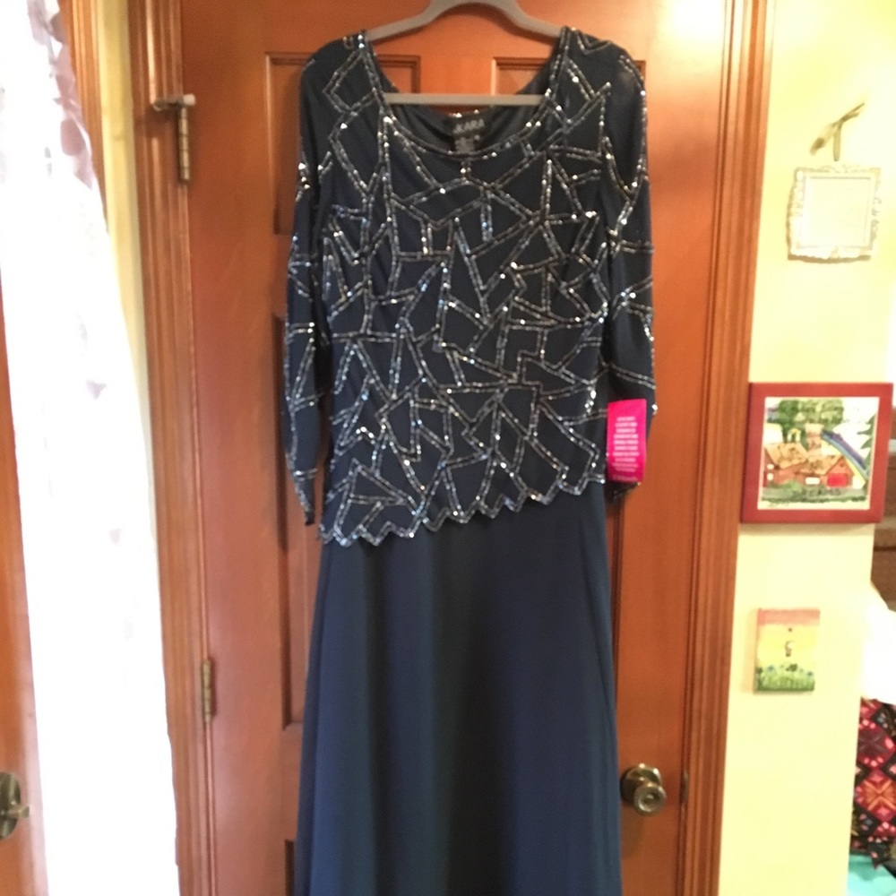 Gorgeous navy sequined long gown NWT